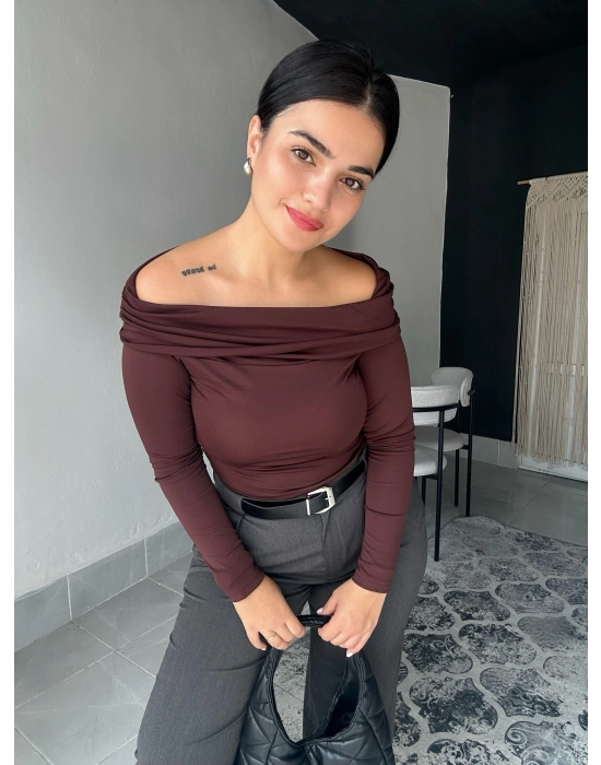 Madonna Kahverengi Yaka Bluz