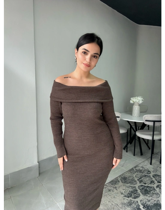 Madonna Yaka Kahverengi Triko Elbise