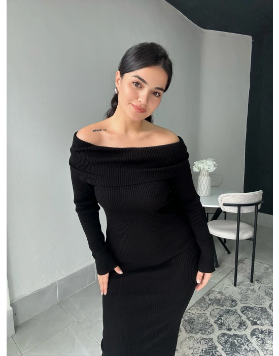 Madonna Yaka Siyah Triko Elbise