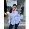 Kemer Detaylı Beyaz Gömlek