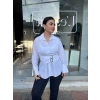 Kemer Detaylı Beyaz Gömlek
