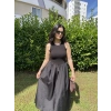 Kolsuz Uzun Siyah Elbise
