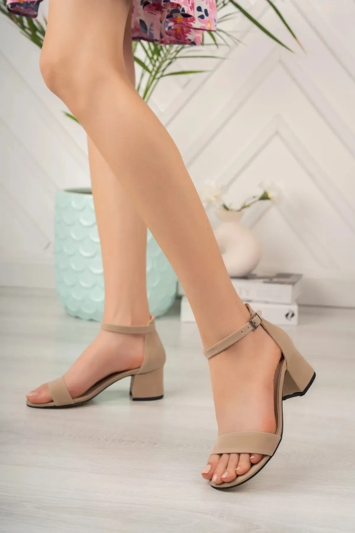 Kadın Tek Bantlı Kalın Topuklu Abiye Ayakkabı