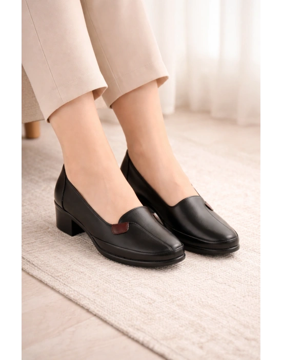 Kadın Siyah Düz Giy-Çık Kısa Topuk Ayakkabı