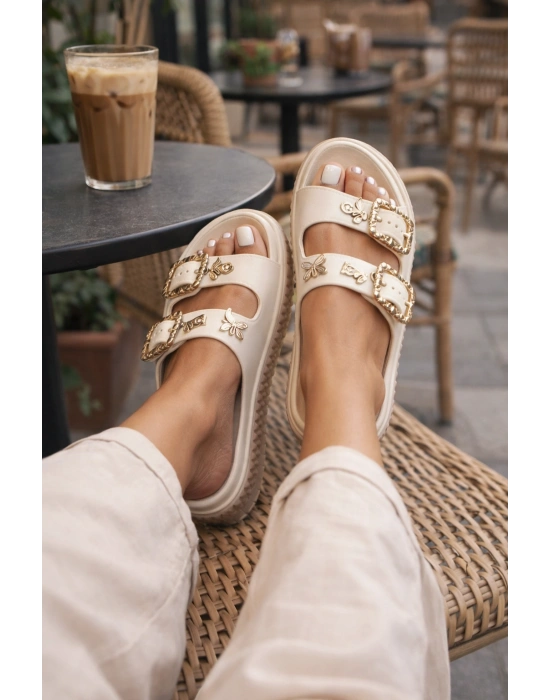 Premium Görünüm: Çiçek Detaylı Taşlı Tokalı Kadın Terlik