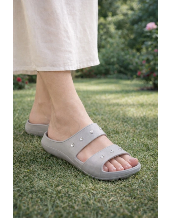 “Gün boyu konfor sağlayan ortopedik kadın terlik”