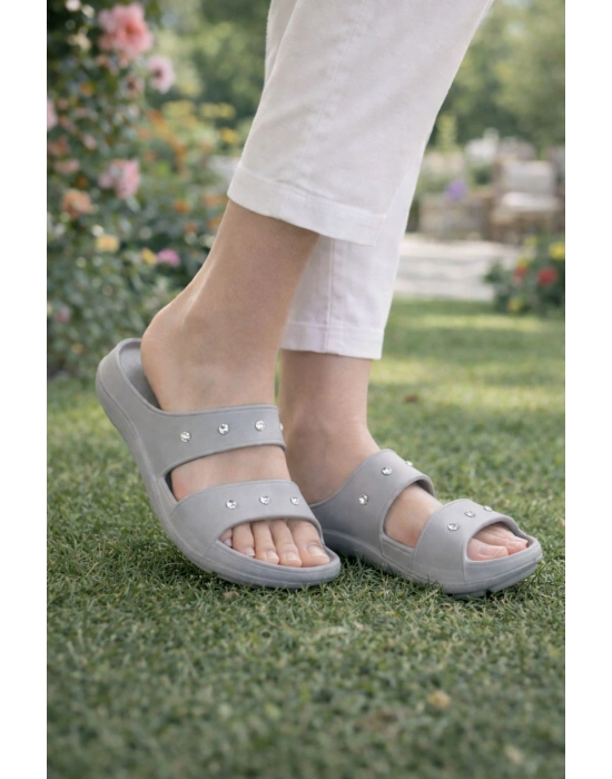 “Gün boyu konfor sağlayan ortopedik kadın terlik”