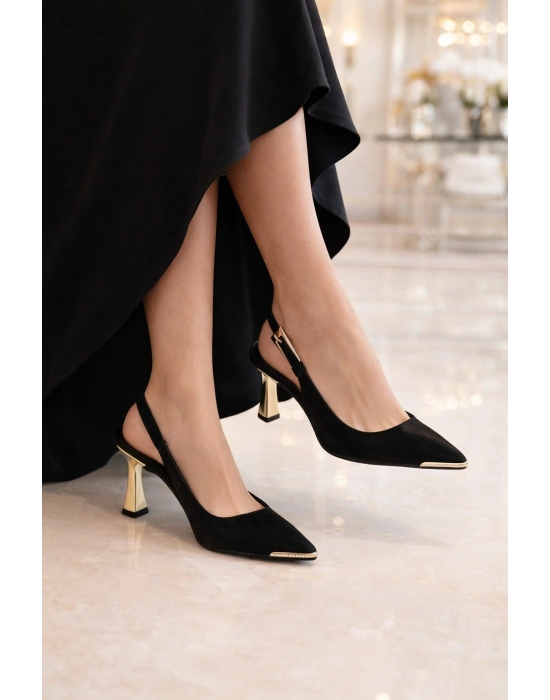 Kadın Altın Taş Burun Detaylı Topuklu Ayakkabı