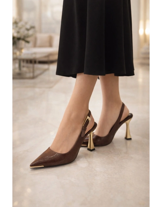 Kadın Altın Taş Burun Detaylı Topuklu Ayakkabı