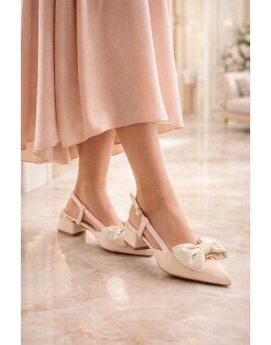 Kadın Gold Aksesuar Detaylı Fiyonklu Topuklu Ayakkabı