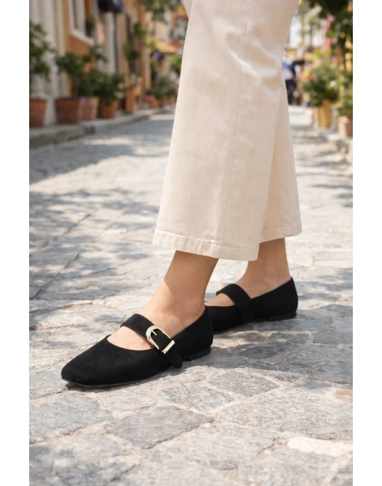 Kadın Siyah Süet Dokulu Tokalı Kemerli Babet Ayakkabı