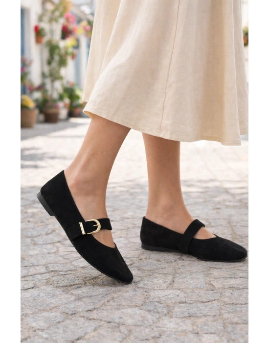 Kadın Siyah Süet Dokulu Tokalı Kemerli Babet Ayakkabı