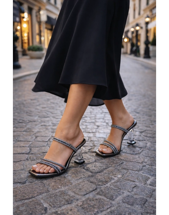 Kadın Şeffaf Topuklu Taş Bantlı Kadın Terlik