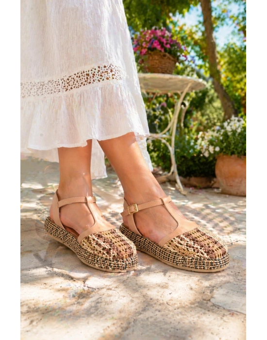Kadın Hasır Detaylı Bilek Bantlı Günlük Sandale