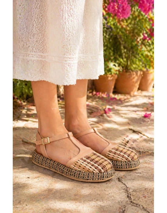 Kadın Hasır Detaylı Bilek Bantlı Günlük Sandale