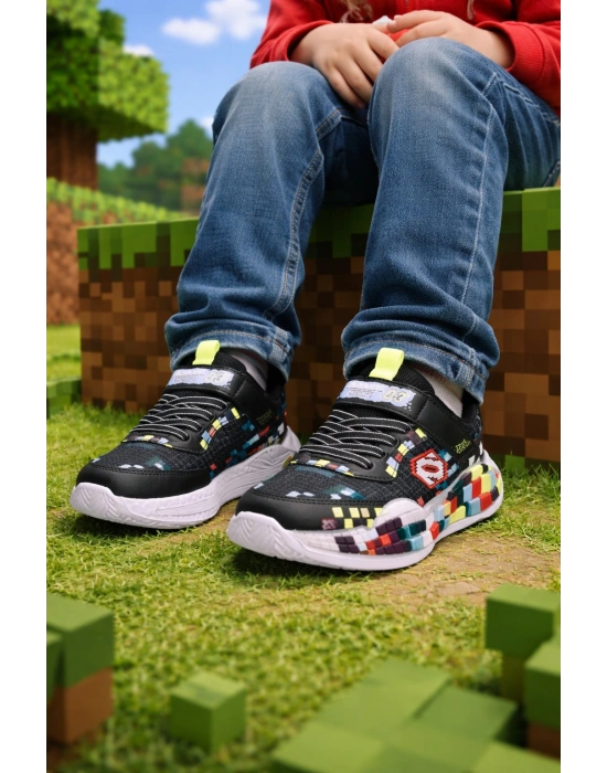 Erkek Çocuk Anarok Taban Spor Ayakkabı – Renkli Piksel Desenli, Rahat ve Kaymaz