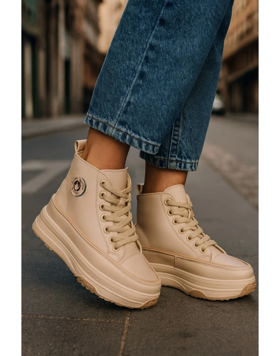 genç kadın Basket Sneakrs Bot