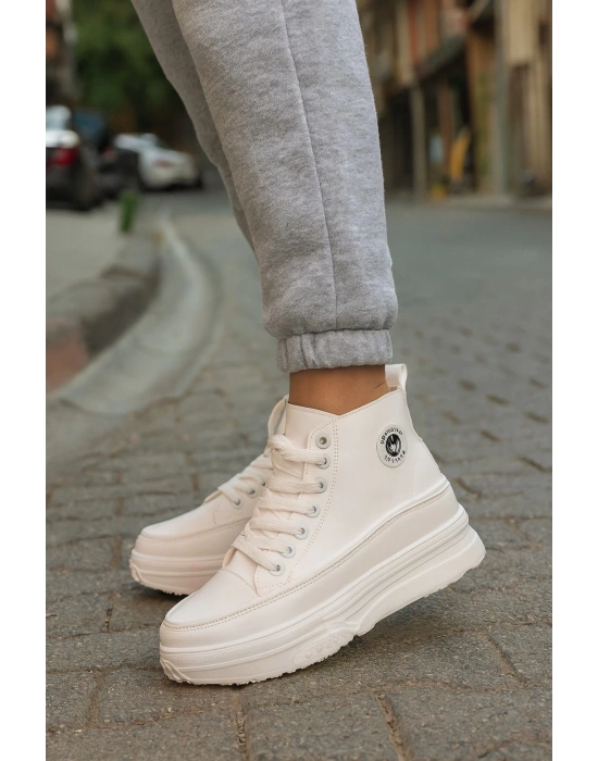 genç kadın Basket Sneakrs Bot