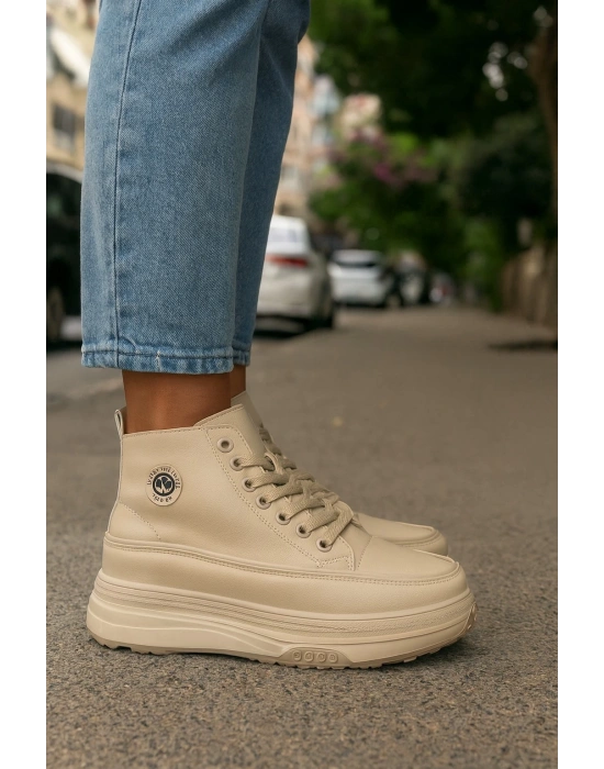 genç kadın Basket Sneakrs Bot