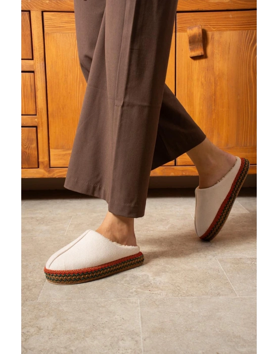 İçi Tüylü Yüksek Tabanlı Kadın Ev Terliği