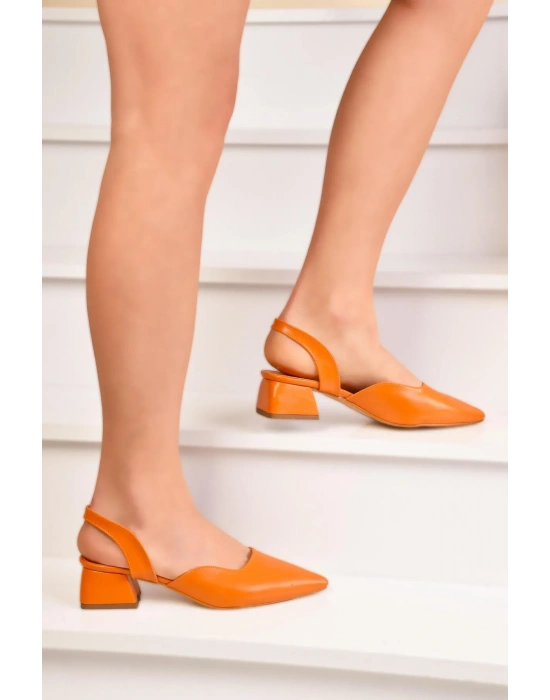 Kadın Arkası Açık Sivri Burun Klasik Kalın Topuklu Ayakkabı