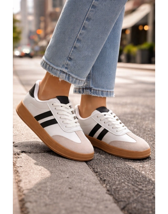 Kadın Günlük Spor Ayakkabı – Siyah Çift Şeritli, Taba Taban, Rahat ve Şık Tasarım