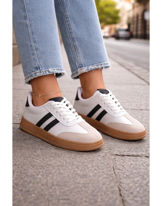 Kadın Günlük Spor Ayakkabı – Siyah Çift Şeritli, Taba Taban, Rahat ve Şık Tasarım