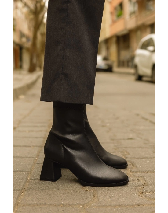 Kadın Küt Burunlu Topuklu Kadın Streç Bot