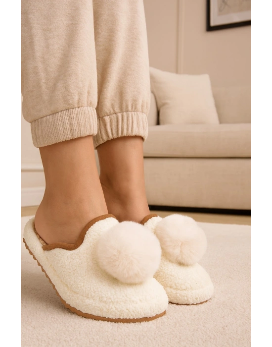 Kadın Ponponlu Ev Terliği Ses Yapmaz Kalın Taban Kışlık Terlik