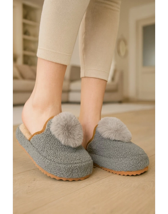 Kadın Ponponlu Ev Terliği Ses Yapmaz Kalın Taban Kışlık Terlik