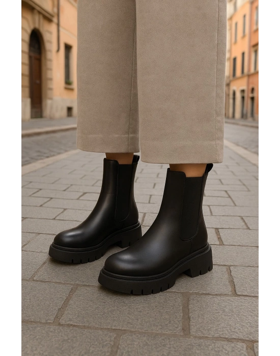 Kadın Postal Lastik detay Kaymaz Taban Bot