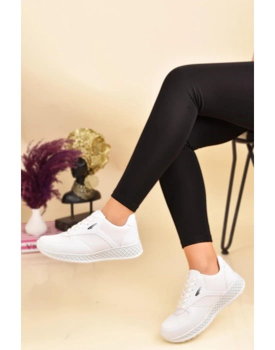 Kalın Taban Fileli Siyah Beyaz Spor Ayakkabı