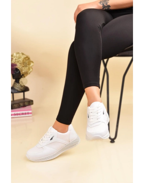 Kalın Taban Fileli Siyah Beyaz Spor Ayakkabı