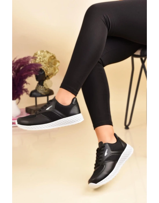 Kalın Taban Fileli Siyah Beyaz Spor Ayakkabı