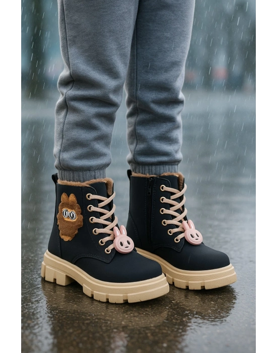 Kız Çocuk Figür Detaylı Fermuarlı Bot