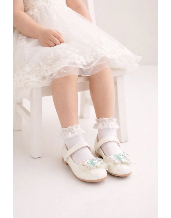 Kız Çocuk Masal Şıklığı: Fiyonk Figür Detaylı babet