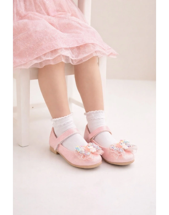 Kız Çocuk Masal Şıklığı: Fiyonk Figür Detaylı babet