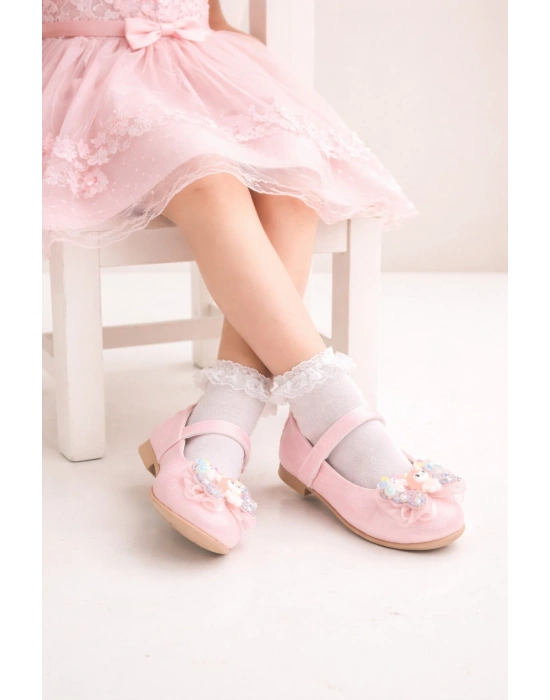 Kız Çocuk Masal Şıklığı: Fiyonk Figür Detaylı babet