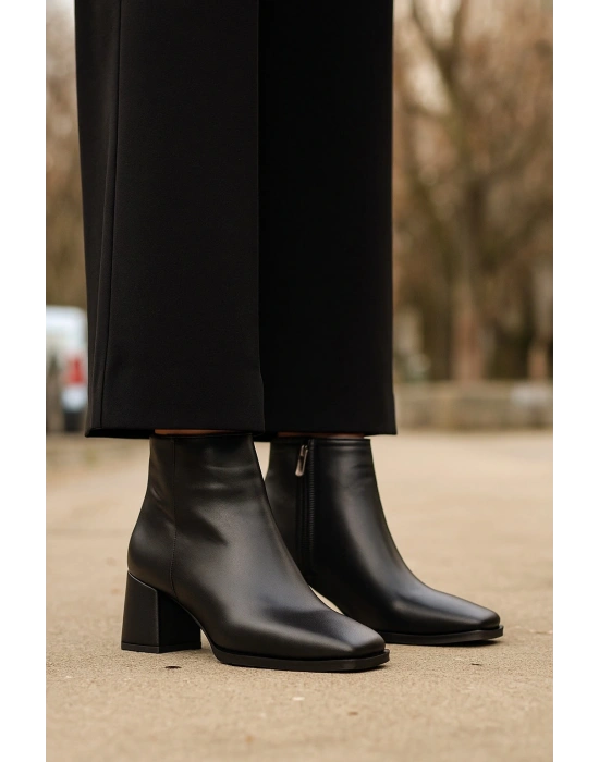 Küt Burunlu Kalın Topuklu Günlük Bot