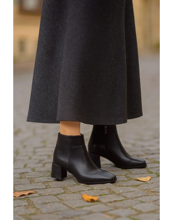 Küt Burunlu Kalın Topuklu Günlük Bot
