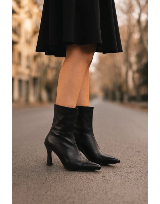 Sivri Burun Şık Çorap Streç Günlük Kadeh Topuk Bot Yarım Çizme