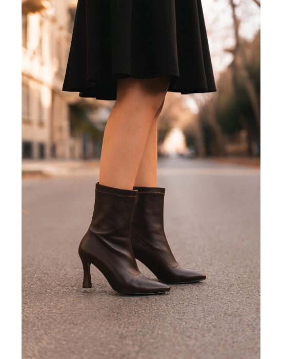 Sivri Burun Şık Çorap Streç Günlük Kadeh Topuk Bot Yarım Çizme