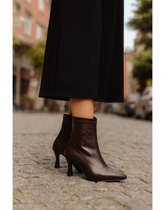 Sivri Burun Şık Çorap Streç Günlük Kadeh Topuk Bot Yarım Çizme