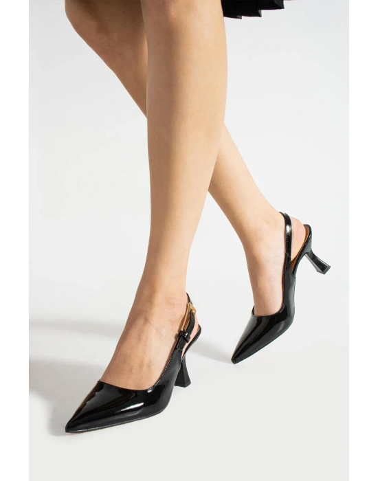 Tokalı Kadın Sivri Topuklu Ayakkabı