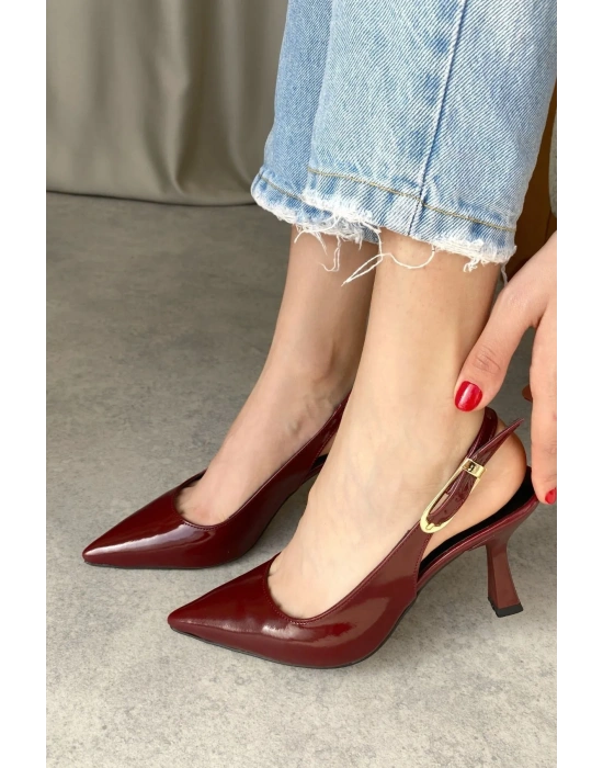 Tokalı Kadın Sivri Topuklu Ayakkabı