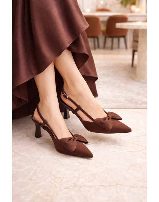 Zarif Fiyonk Detaylı Sivri Burun Kadın Ayakkabı