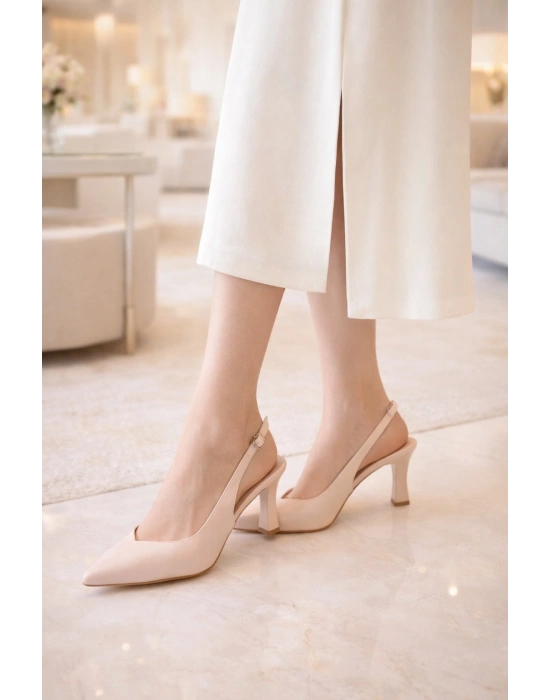 Zarif Tasarımlı Sivri Burun Kadın Ayakkabı