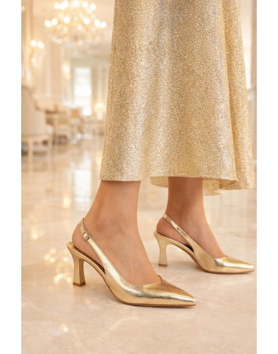 Zarif Tasarımlı Sivri Burun Kadın Ayakkabı