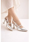 Kadın Sivri Burun İnci Detaylı Slingback İnce Topuk Rugan Ayakkabı