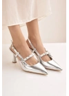Kadın Sivri Burun İnci Detaylı Slingback İnce Topuk Rugan Ayakkabı
